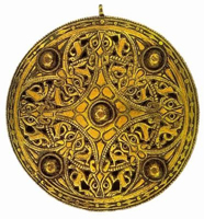 Брошь Стрикленда (Золото, синее стекло, IX век.)