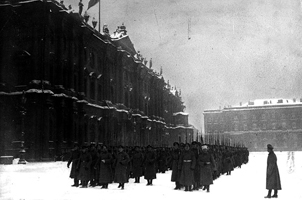 Парад солдат перед Зимним дворцом