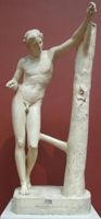 Пракситель. Аполлон, убивающий ящерицу. Римская копия . IV в. до н.э. Рим. Музей Ватикана