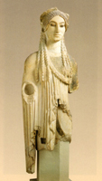 Задумчивая Кора с афинского Акрополя. VI в. до н.э. Афины, Музей Акрополя