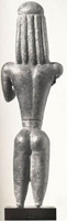 Аполлон из Фив. VII в. до н.э. Бостон. Музей изящных искусств. Вид сзади